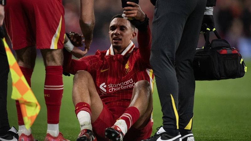 Alexander-Arnold không thể thi đấu ở chung kết Carabao Cup