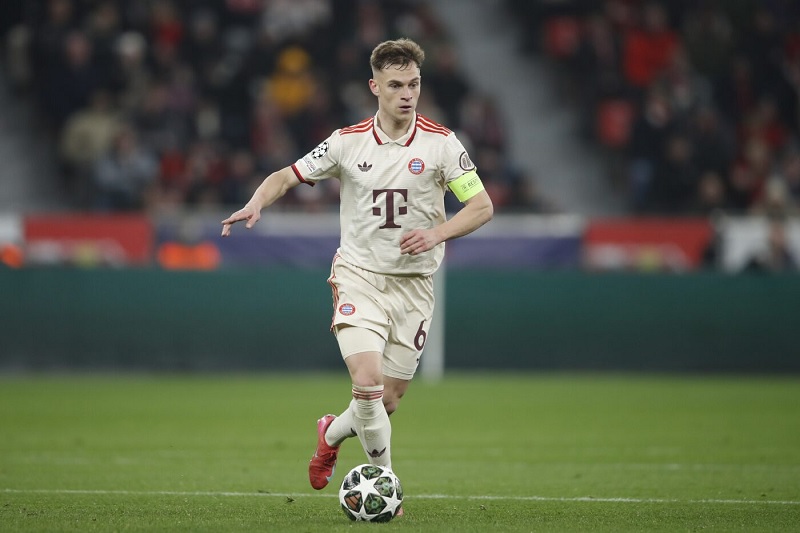 Kimmich tiếp tục gắn bó với Bayern