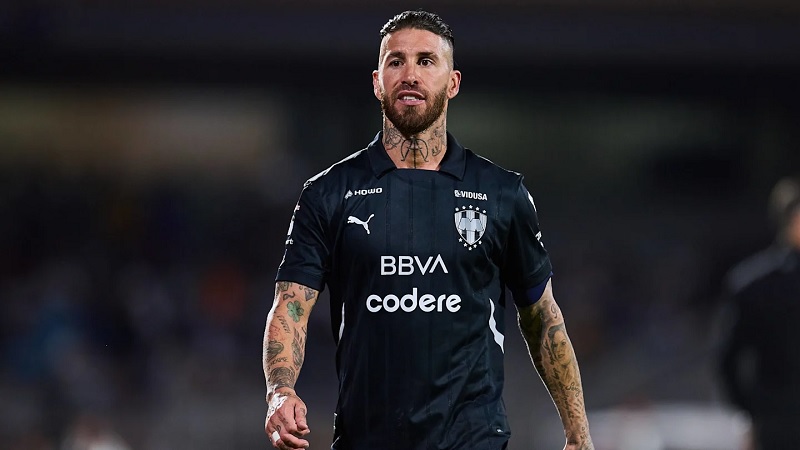 Sergio Ramos đối diện án phạt