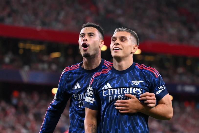 Bộ đôi dự bị Martinelli và Trossard mang về chiến thắng cho Arsenal
