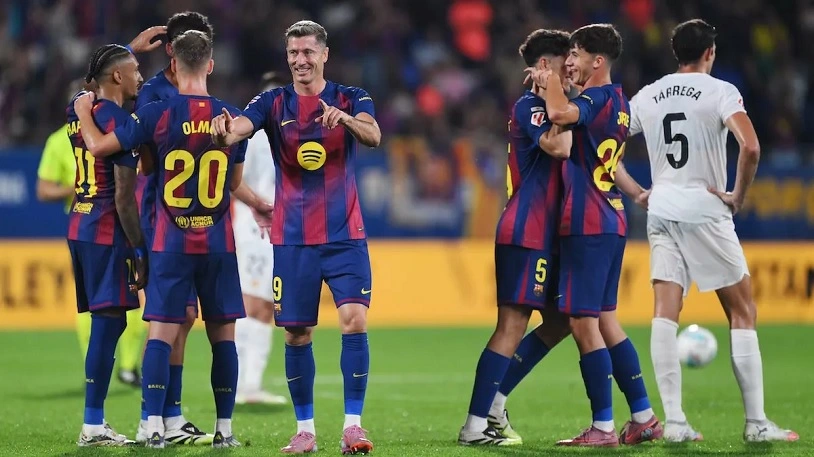 Barcelona vùi dập Valencia