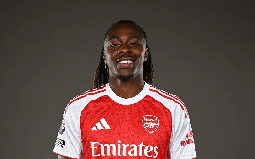 Eberechi Eze gia nhập Arsenal ở phiên chợ hè 2025