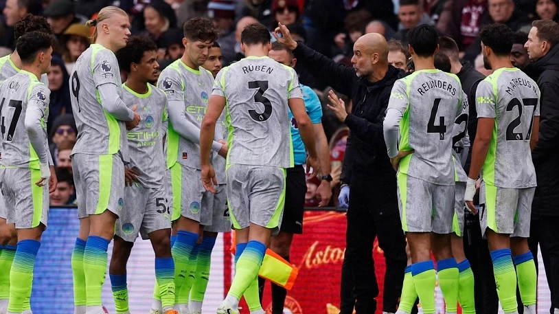Man City để thua trên sân của Aston Villa