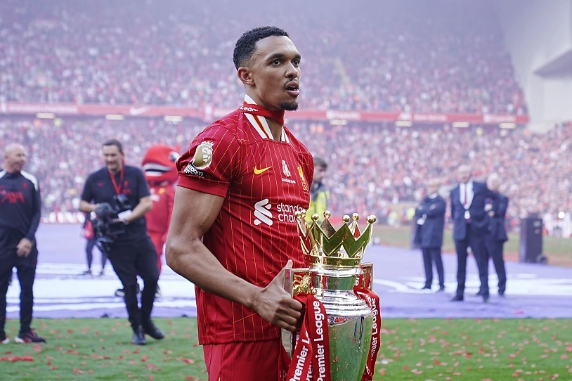 Alexander-Arnold tạo nên tên tuổi trong màu áo Liverpool