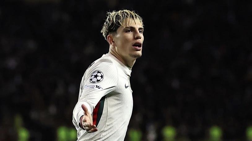 Garnacho vào sân và ghi bàn trước Qarabag